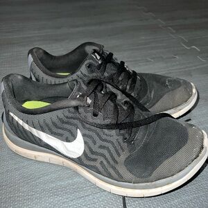 Nike Women’s Black and White Athletic Shoes